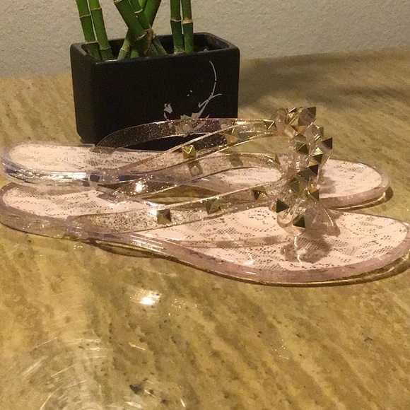 Slippers - Picture 3 of 5